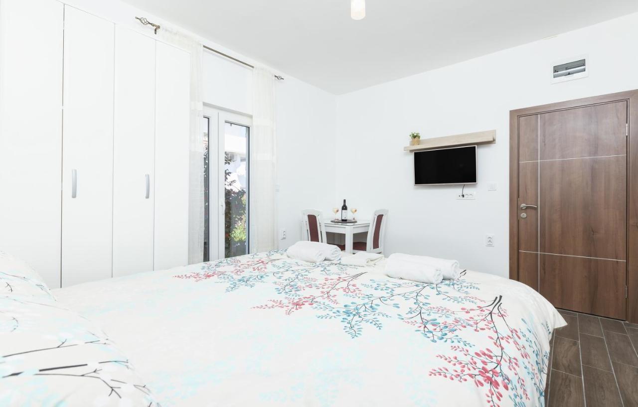 Apartments Natasa Радовичи Экстерьер фото